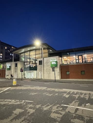 Nuffield Health Glasgow Central Fitness & Wellbeing Gym swimming school facility in Glasgow, Unknown - Professional swimming lessons and training