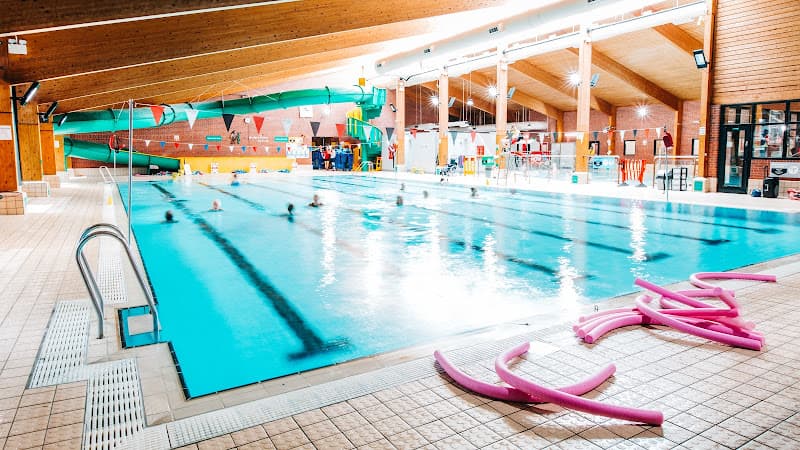 Swan Pool &amp; Leisure Centre - Swimming school in Buckingham