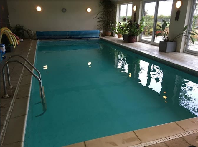 Tadlow Swim School swimming school facility in Royston, Unknown - Professional swimming lessons and training