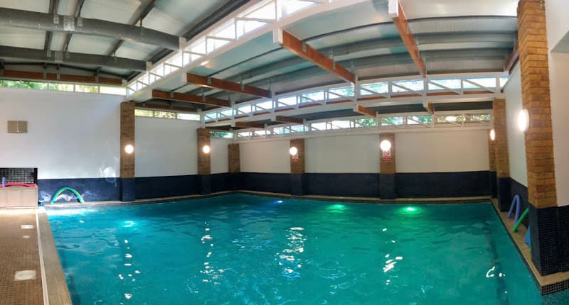 SWEM swimming school facility in London, Unknown - Professional swimming lessons and training