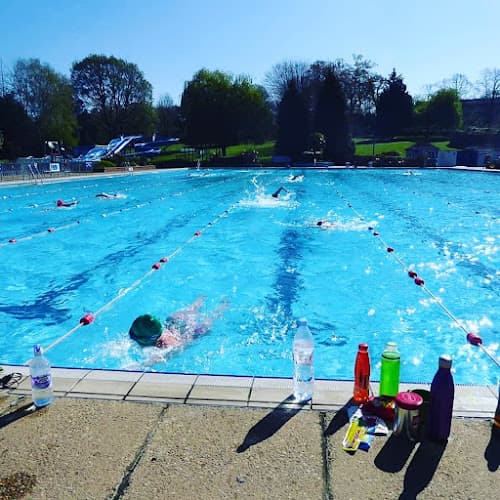 Speedy Swimming swimming school facility in Alton, Unknown - Professional swimming lessons and training