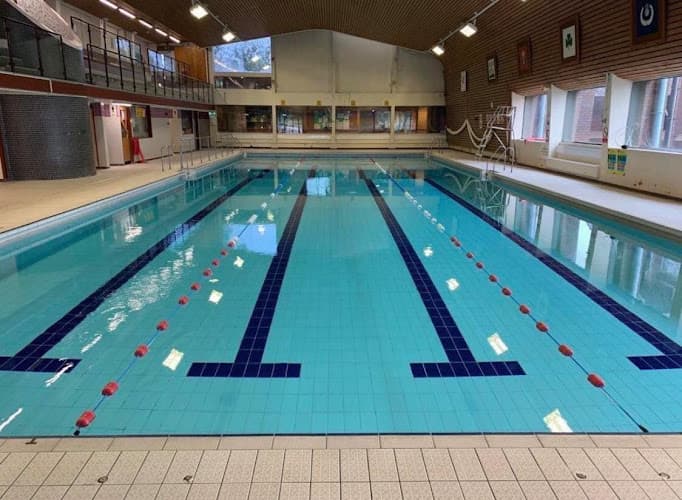 Brecon Leisure UK Centre - Swimming school in Brecon