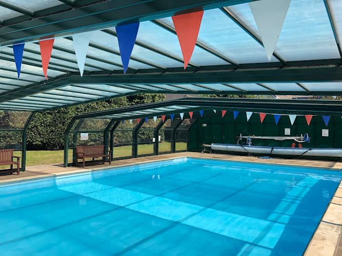 Going Swimmingly swimming school facility in Bromley, Unknown - Professional swimming lessons and training