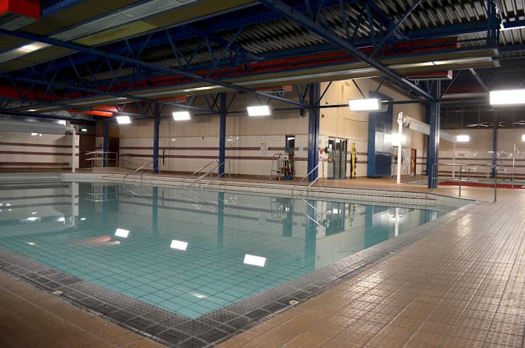 Cally Pool & Gym swimming school facility in London, Unknown - Professional swimming lessons and training