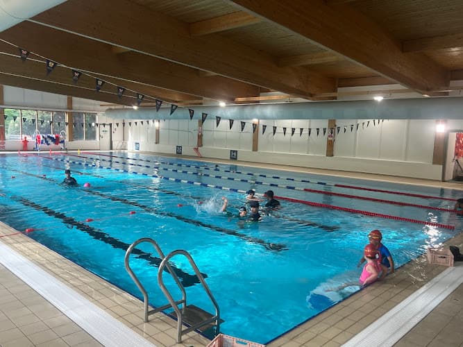 SWIM TANK Mill Hill swimming school facility in London, Unknown - Professional swimming lessons and training