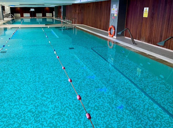 Turner Swim Chelsea - One to One Adult Swim Lessons - Swimming school in London