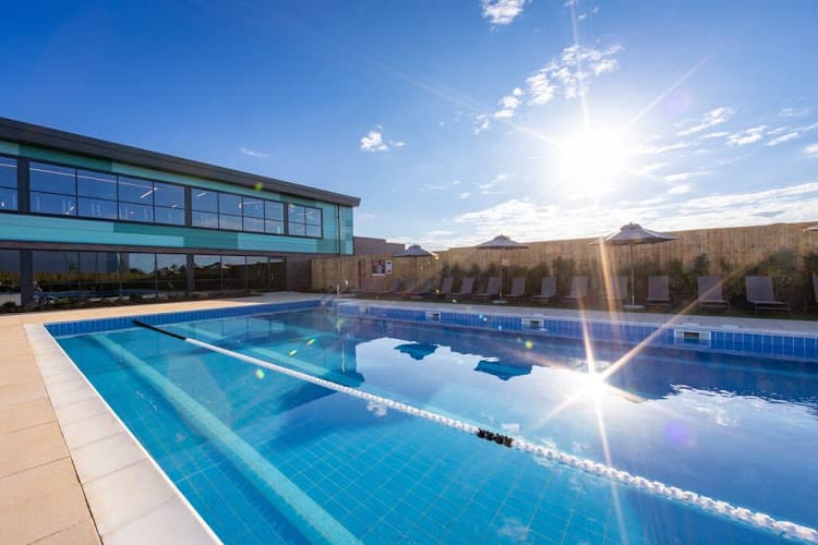 David Lloyd Rugby swimming school facility in Rugby, Unknown - Professional swimming lessons and training