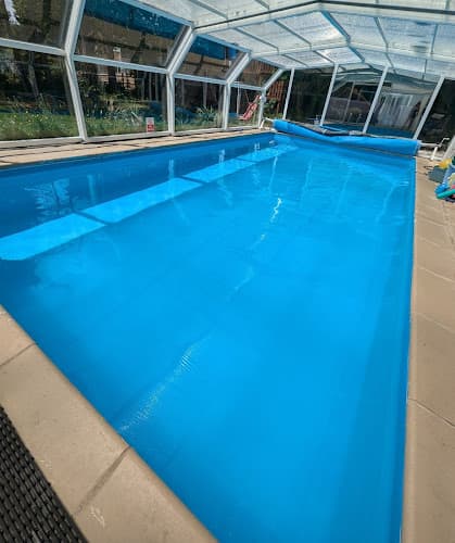 One2onewithmakingwaves swimming school facility in Camberley, Unknown - Professional swimming lessons and training