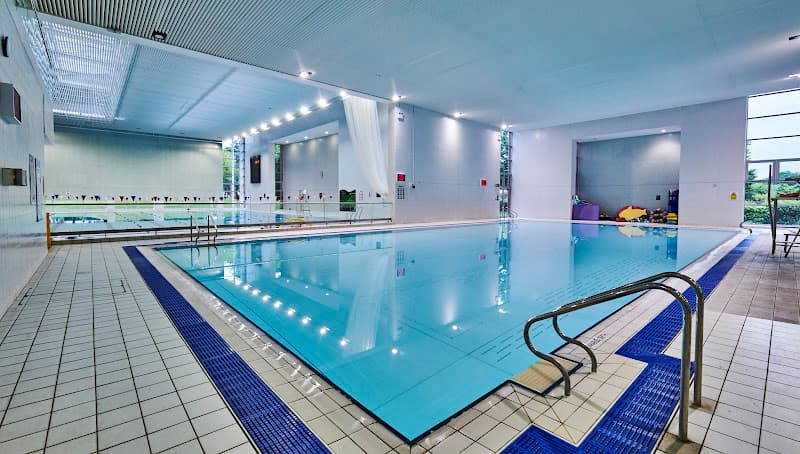 Crook Log Leisure Centre - Swimming school in London